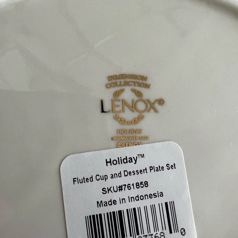 Lenox Holiday Fluted Cup and Dessert Plate Set - Picture 4 of 14